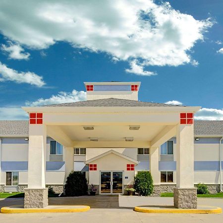 เบย์มอนต์ บาย วินด์แฮม วาห์เพตัน Hotel Wahpeton ภายนอก รูปภาพ